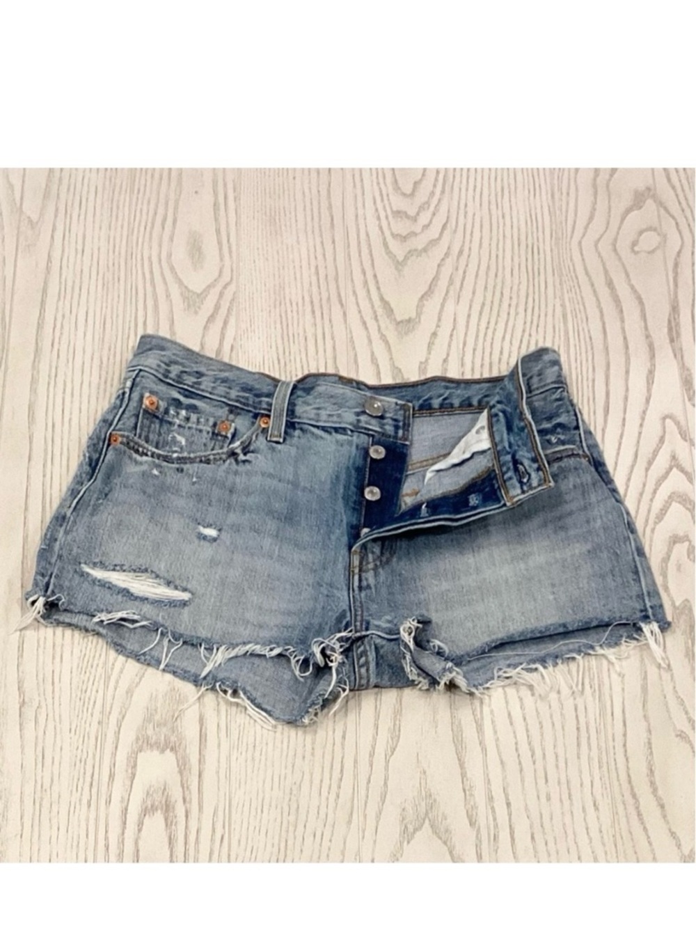 Levi’s 501 W28 (US 6/7) Denim Women's Shorts Distressed Button Fly 32317-0035